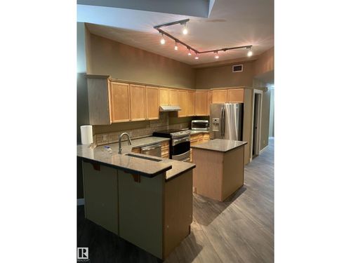 301-10106 105 St Nw, Edmonton, AB, T5J5E7 | Card Image