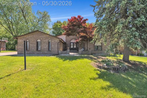 18823 Millar Rd, Clinton Township, MI, 48036-2098 | Card Image