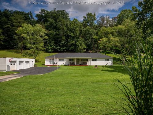 982 Rocky Step Rd, Scott Depot, WV, 25560-7035 | Card Image