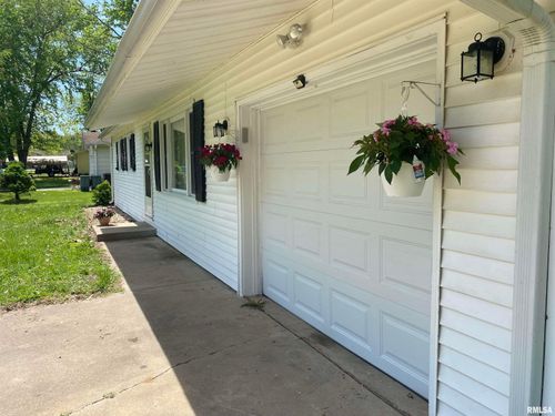 107 Locust St, Meredosia, IL, 62665-7171 | Card Image