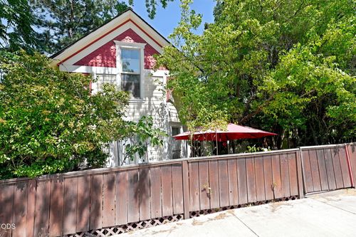 508 N Main St, Ashland, OR, 97520-1708 | Card Image