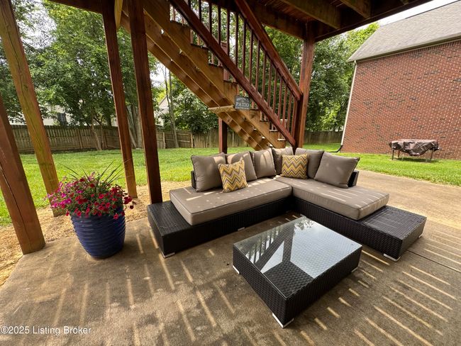 patio off basement walkout | Image 41