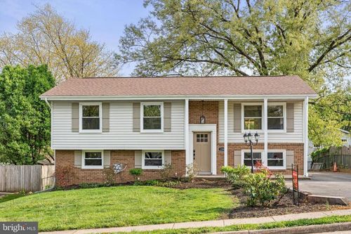 1208 E Iberia Rd, STERLING, VA, 20164-2724 | Card Image