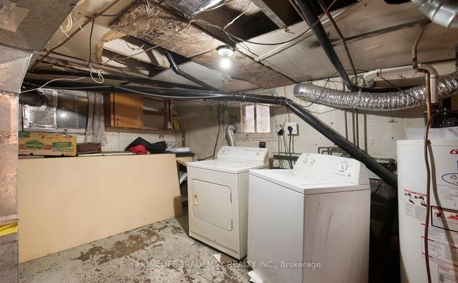 329 Rankin Ave, House other with 8 bedrooms, 3 bathrooms and 4 parking in Windsor ON | Image 16