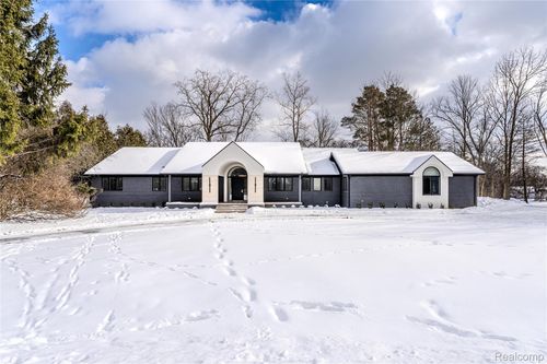 22959 Bristol Ct, Bingham Farms, MI, 48025-4701 | Card Image