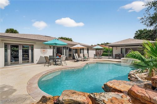 542 92nd Ave N, Naples, FL, 34108-2429 | Card Image