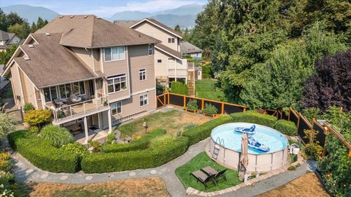 5602 Thom Creek Dr, Chilliwack, BC, V2R5Z6 | Card Image