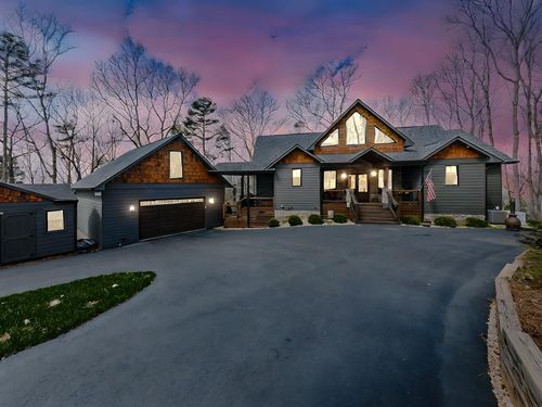 208 Weeks Dr, Ellijay, GA, 30540-2594 | Card Image