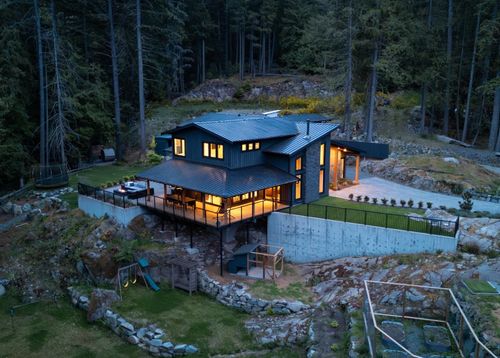 1604 Joan Audrey Lane, Bowen Island, BC, V0N1G2 | Card Image