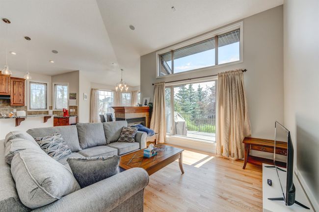 51 Cranridge Bay Se, Home with 3 bedrooms, 3 bathrooms and 8 parking in Calgary AB | Image 2
