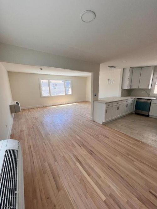 2-72 69th St, Guttenberg, NJ, 07093-4416 | Card Image