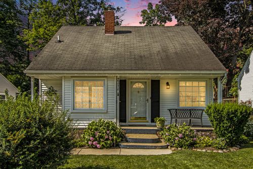 2318 Waverly Street, Kalamazoo, MI, 49006 | Card Image
