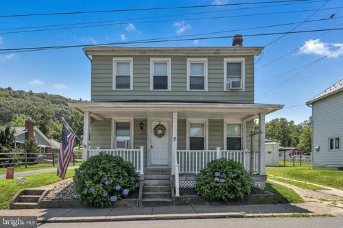 2 Chestnut St, LENHARTSVILLE, PA, 19534-9242 | Card Image