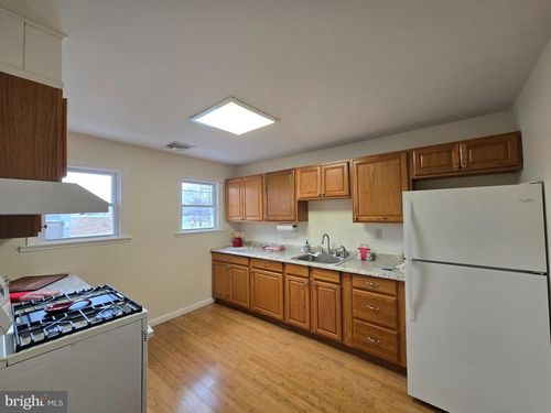 130 S Broadway, PITMAN, NJ, 08071-2232 | Card Image