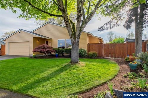 4576 Goldenrod Ave Ne, Salem, OR, 97305-2215 | Card Image