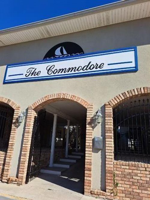 4456 Pontchartrain Dr, Slidell, LA, 70458-8527 | Card Image