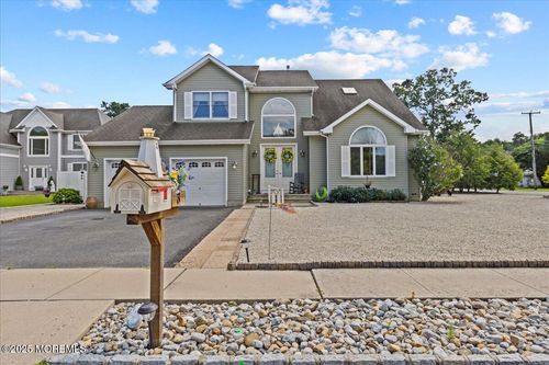 3 Victory Ln, Brick, NJ, 08723-6373 | Card Image