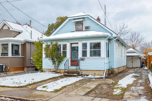 {{alt}} | Card Image