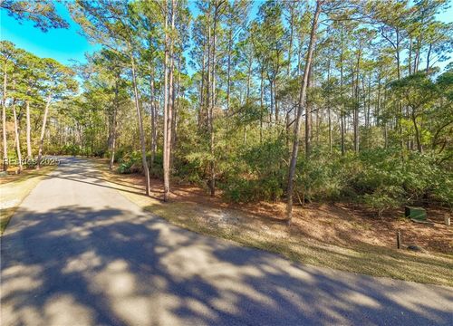 12 Vista Blvd W, Saint Helena Island, SC, 29920-6729 | Card Image