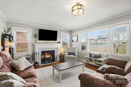 432 S Main St, Troutman, NC, 28166-9532 | Card Image