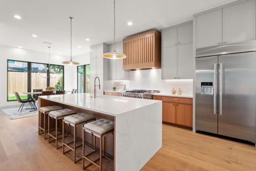 1310 Chantilly Ln, Houston, TX, 77018-3117 | Card Image