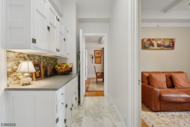 APT-6B - 375 Mount Prospect Ave, Townhouse with 3 bedrooms, 2 bathrooms and null parking in Newark NJ | Image 26