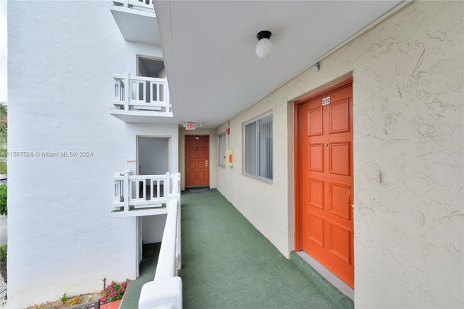 APT-202 - 3571 Inverrary Dr, Condo with 2 bedrooms, 2 bathrooms and null parking in Lauderhill FL | Image 19