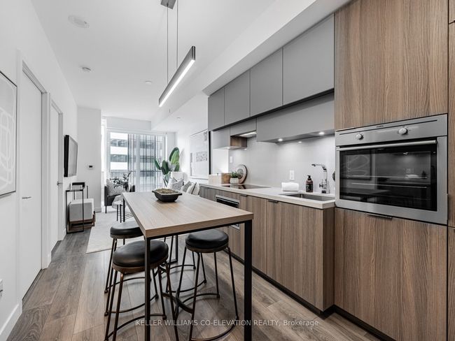1003 - 8 Eglinton Ave E, Condo with 1 bedrooms, 1 bathrooms and null parking in Toronto ON | Image 7