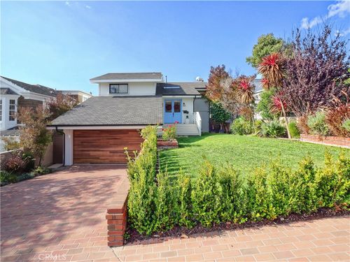 207 S Poinsettia Ave, Manhattan Beach, CA, 90266 | Card Image