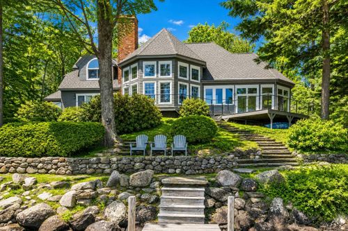 986 Lakeshore Dr, New London, NH, 03257-5171 | Card Image