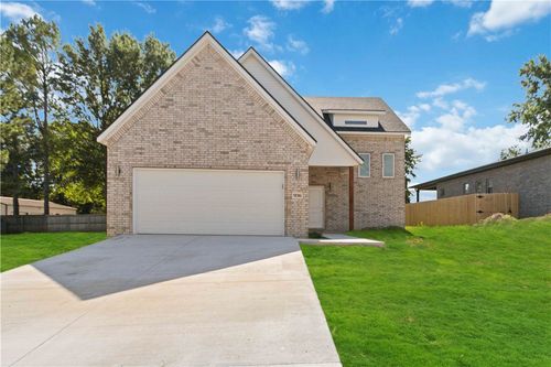 936 S Liberty Dr, Fayetteville, AR, 72701-7449 | Card Image
