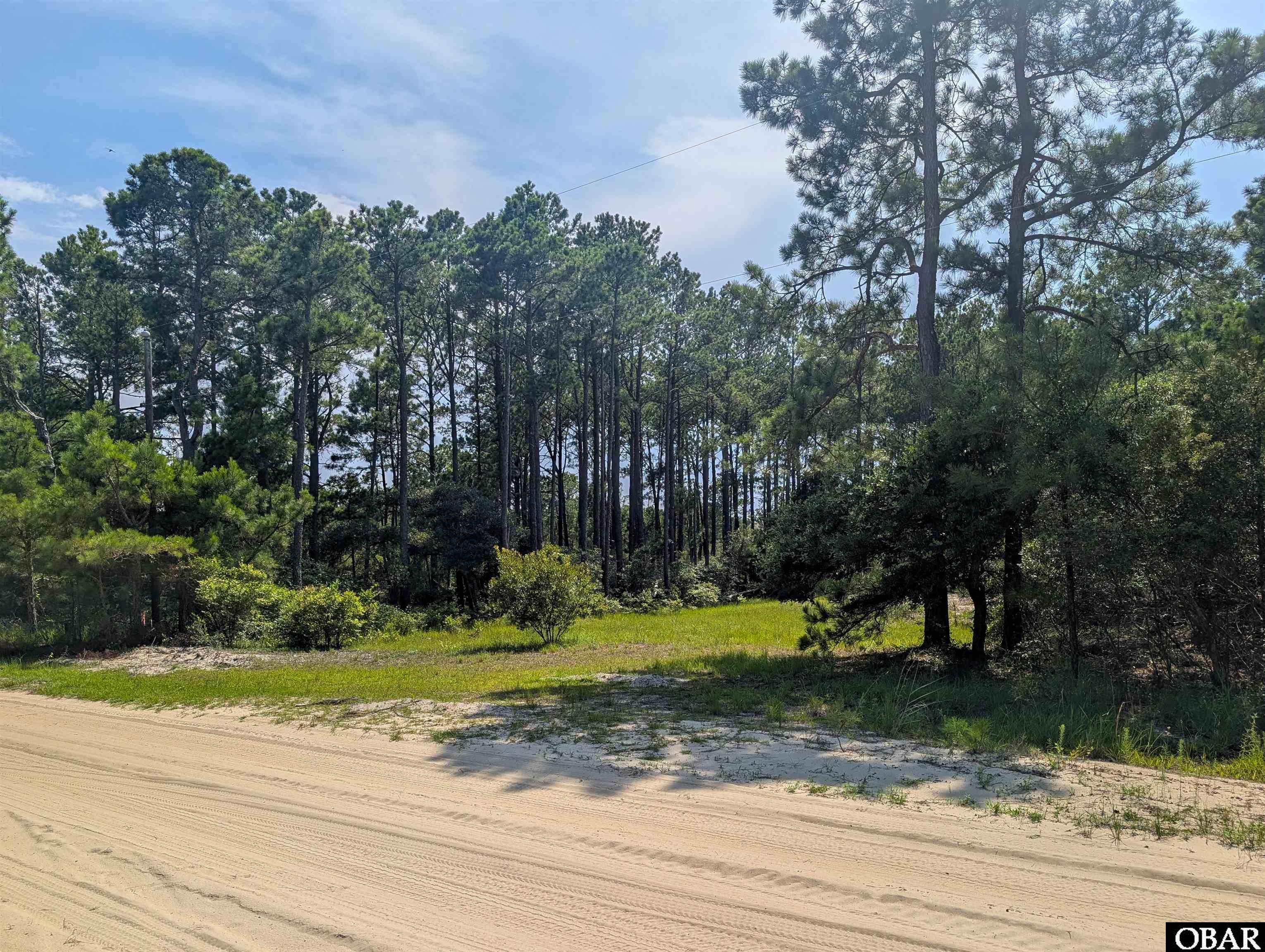 Land in Corolla 5