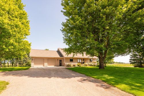 555 10th St Se, Benson, MN, 56215-1355 | Card Image
