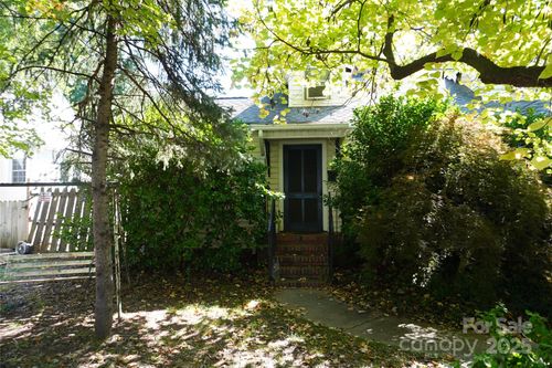 1412 Lyon Ct, Charlotte, NC, 28205-5321 | Card Image