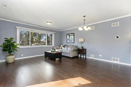 5524 S Bruner St, Hinsdale, IL, 60521-5107 | Card Image