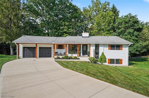 10385 King Coe Ln, Strongsville, OH, 44149-1427 | Card Image