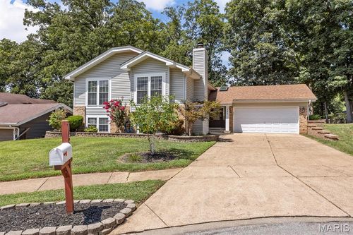 151 Holly Garden Dr, Ballwin, MO, 63021-6565 | Card Image