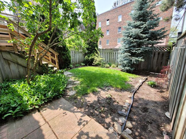 MAIN - 378 Spadina Rd, Home with 1 bedrooms, 1 bathrooms and 4 parking in Toronto ON | Image 15