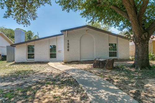 1506 Carnation Dr, Lewisville, TX, 75067-4214 | Card Image