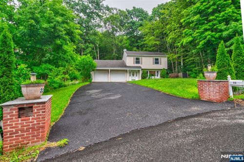 22 Karen Rd, Highland Lakes, NJ, 07422-1001 | Card Image
