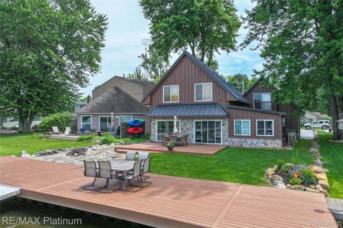 3154 Ponemah Dr, Fenton, MI, 48430-1345 | Card Image