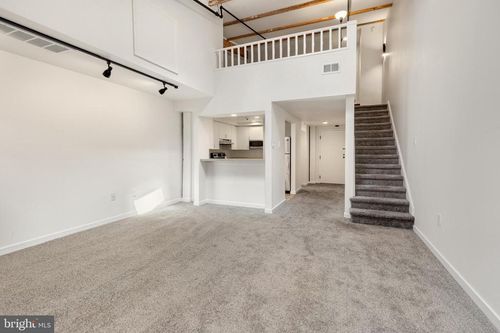 apt-510-303 Vine St, PHILADELPHIA, PA, 19106-1144 | Card Image