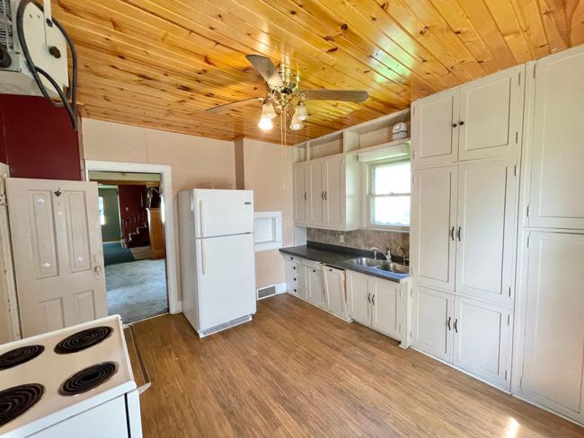115 S Spring Ave, House other with 4 bedrooms, 1 bathrooms and null parking in Springfield MN | Image 5