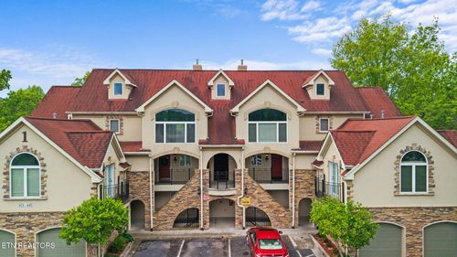 a401-643 River Place Way, Sevierville, TN, 37862-5441 | Card Image