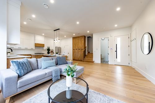 103-941 Dansey Ave, Coquitlam, BC, V3K3G8 | Card Image