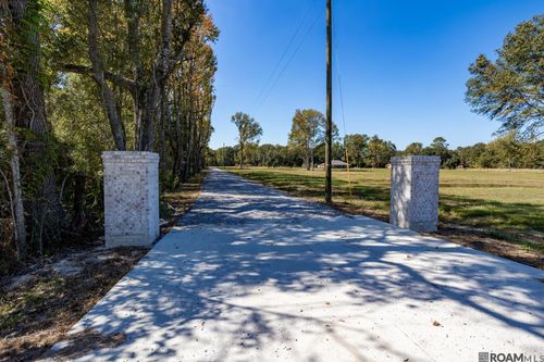 E-1-B Blackwater Rd, Central, LA, 70714 | Card Image