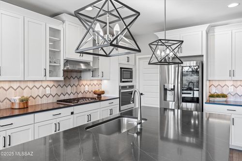 11162 S Golden Aspen Drive, Vail, AZ, 85641 | Card Image