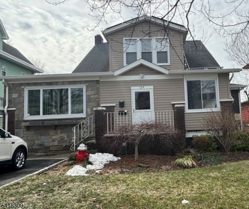 124 Lawrence Ave, Hasbrouck Heights, NJ, 07604-1426 | Card Image