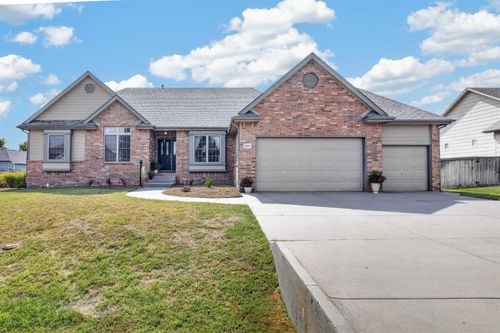 1601 E Fallbrook St, Park City, KS, 67147-7402 | Card Image