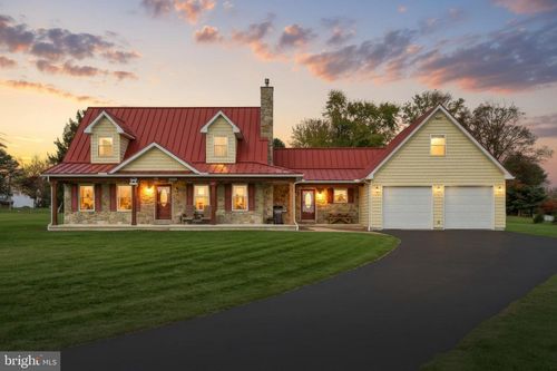 16434 Cross Roads Ave, STEWARTSTOWN, PA, 17363-8458 | Card Image